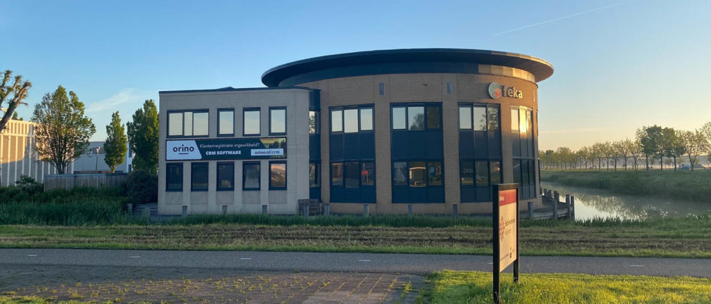 Het kantoor van Feka ICT in Mijdrecht, met een Orino-banner aan de gevel.